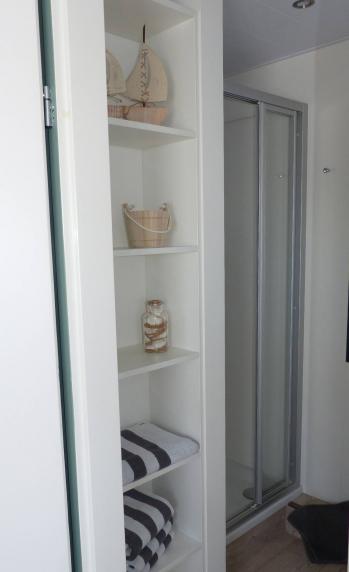 Badschrank
